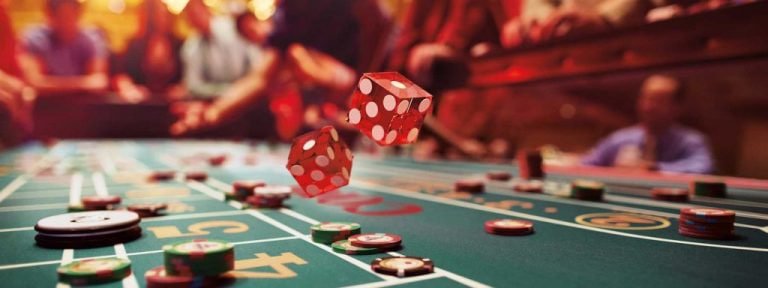 Ilustrasi permainan sportsbook sepak bola dan slot online di igamble247